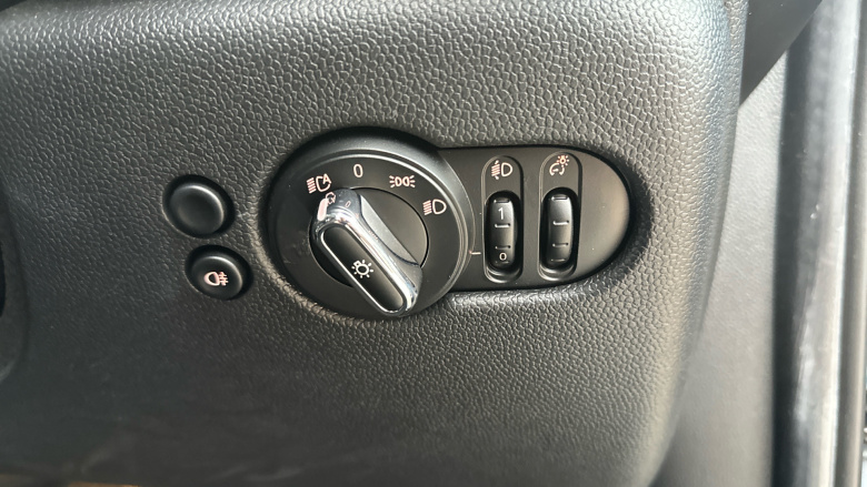 MINI Hatchback 1.5 Cooper Classic 5dr Auto Petrol Hatchback